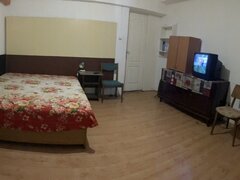 Titan, Bl 1 Decembrie, Auchan